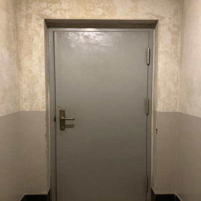 这是一扇钢质门.jpg